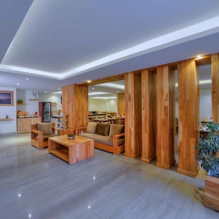 Aabas Pokhara By Barahi Hospitality Hotel Buitenkant foto
