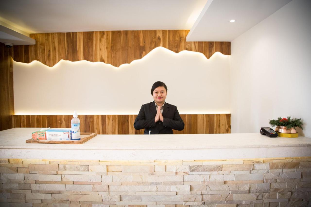 Aabas Pokhara By Barahi Hospitality Hotel Buitenkant foto