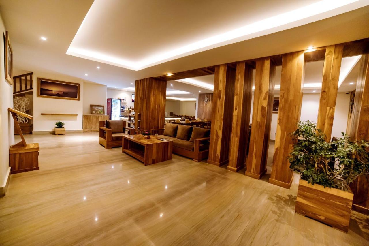 Aabas Pokhara By Barahi Hospitality Hotel Buitenkant foto
