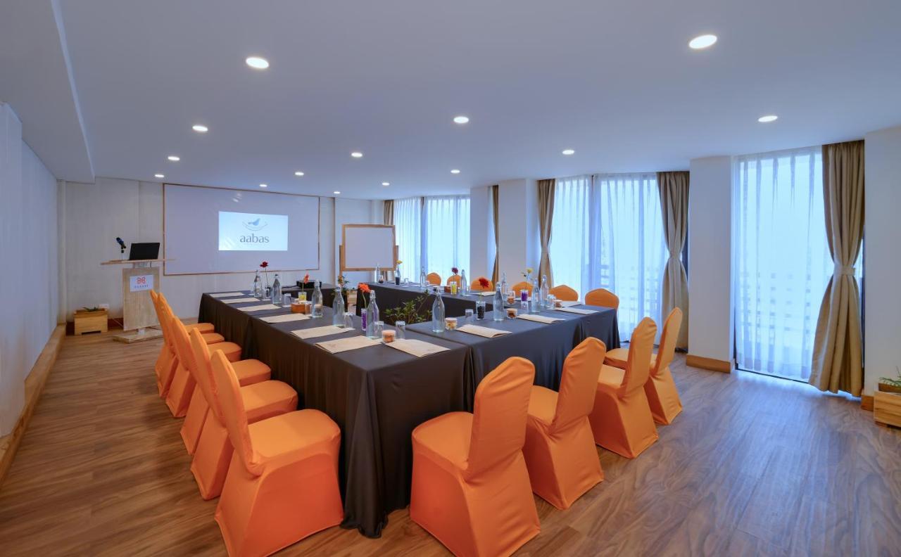 Aabas Pokhara By Barahi Hospitality Hotel Buitenkant foto